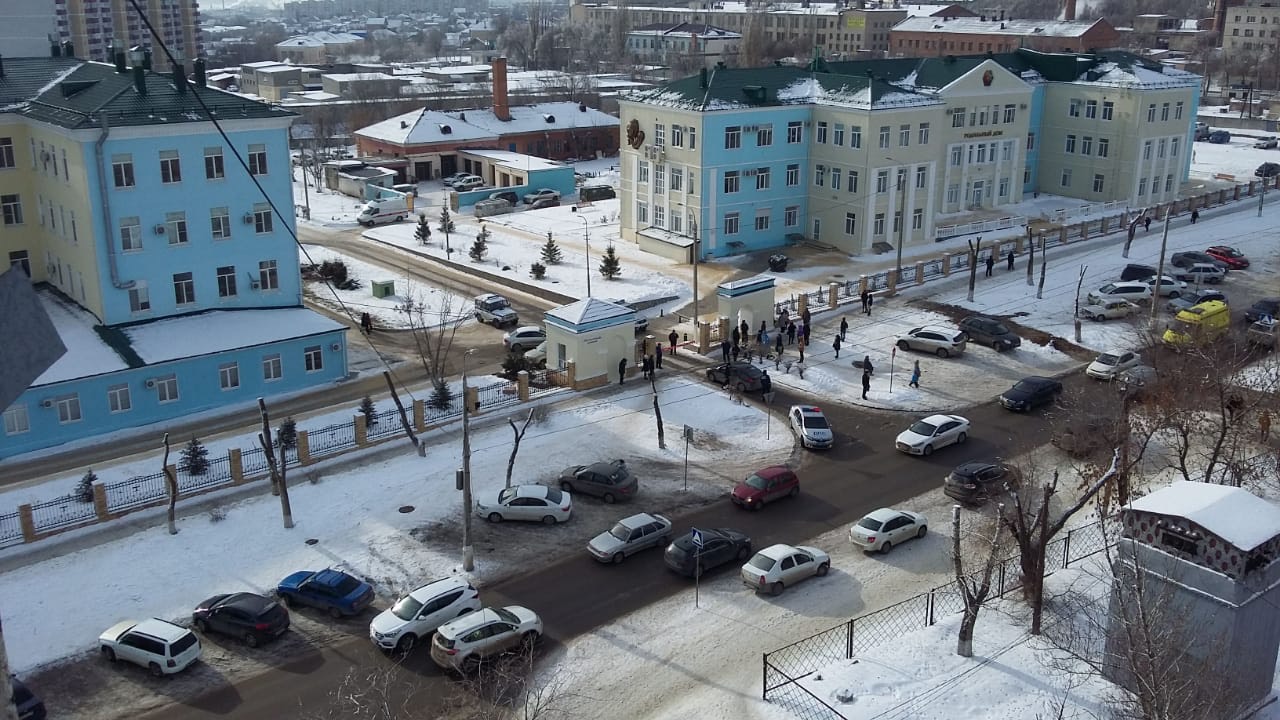 В ВОЛГОГРАДЕ ЭКСТРЕННО ЭВАКУИРУЮТ ШКОЛЫ, БОЛЬНИЦЫ И ДАЖЕ ГОРДУМУ